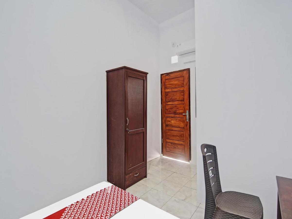 Hotel Spot On 91995 Cvictory Manado