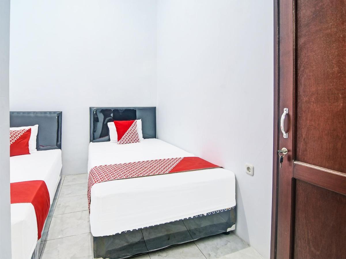 Hotel Spot On 91995 Cvictory Manado